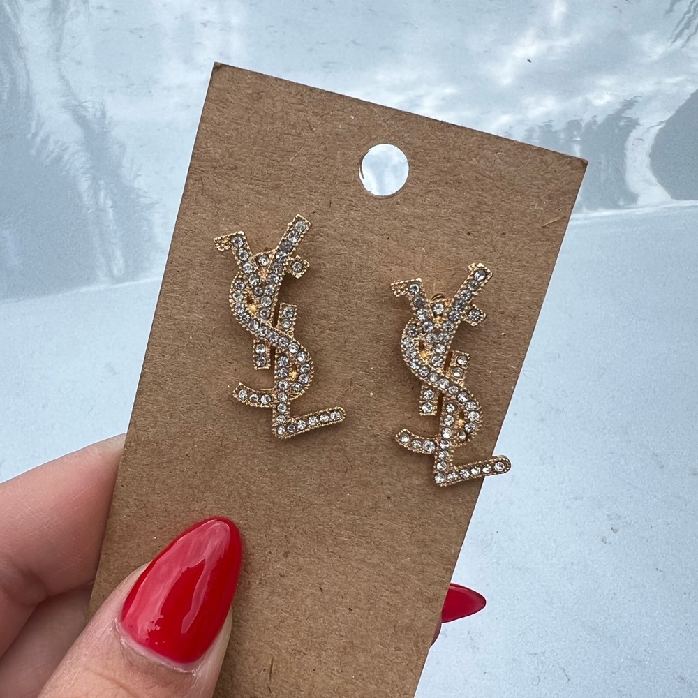 Earings
